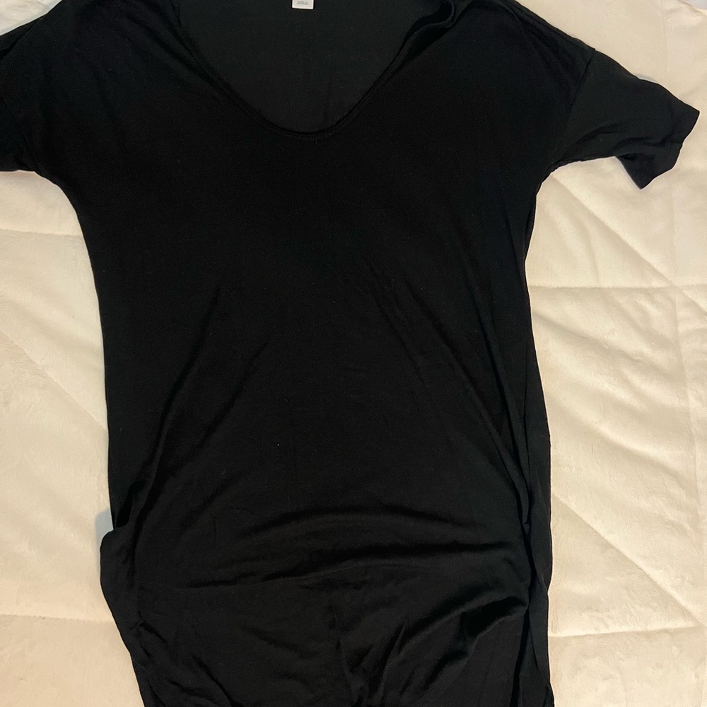 Old Navy Black V-Neck Tee